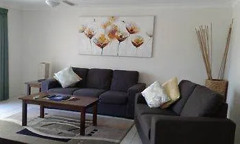 Key Largo Holiday Apartments Gold Coast 3*,  Australia